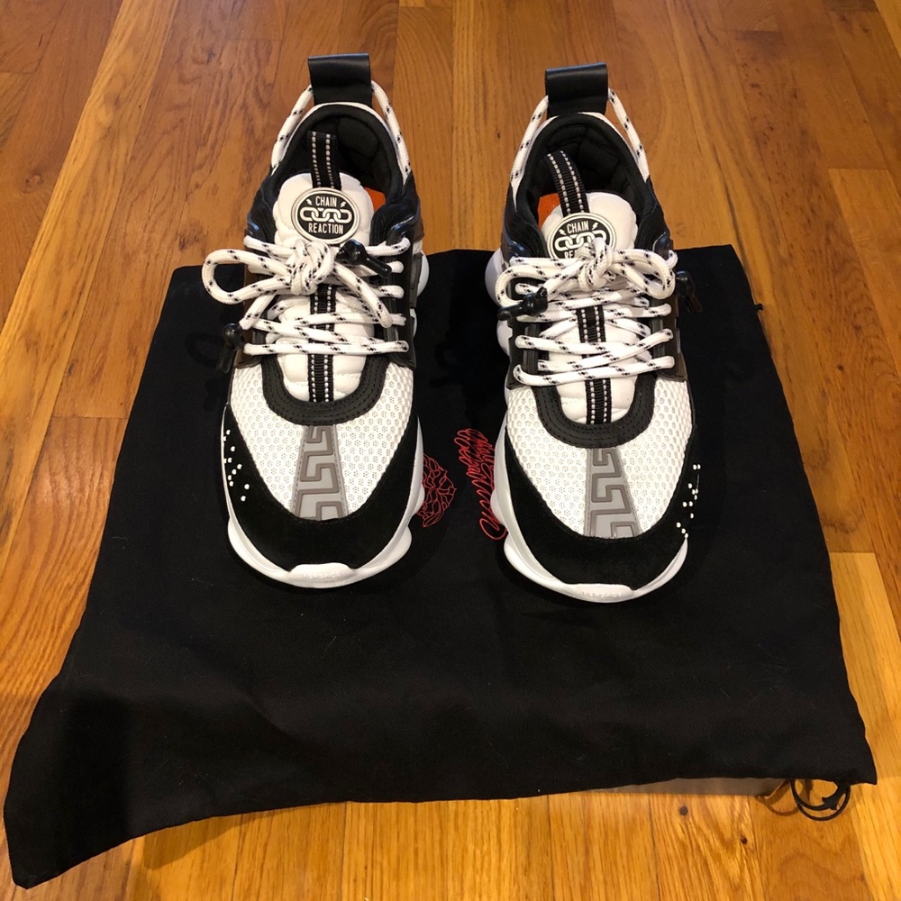 Versace Chain Reaction